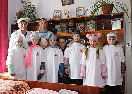 Під час акції «Пасхальний кошик».